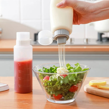 Squeeze Sauce Bottle with Lid 5 Holes Large Diameter Seasoning Bottle Plastic Tomato Salad Sauce Graduated Cream Squeeze Bottle